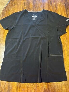 Black Elevate by IRG Scrub Top